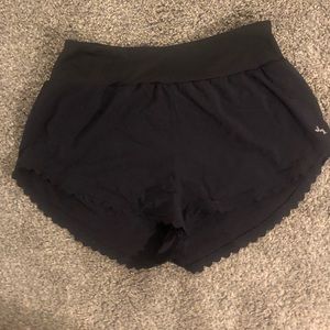 Athletic ruffle cut shorts